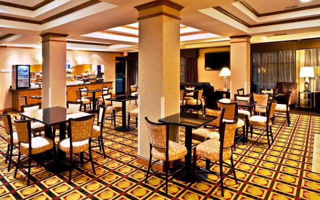 Holiday Inn Express Hotel & Suites Bartlesville by IHG