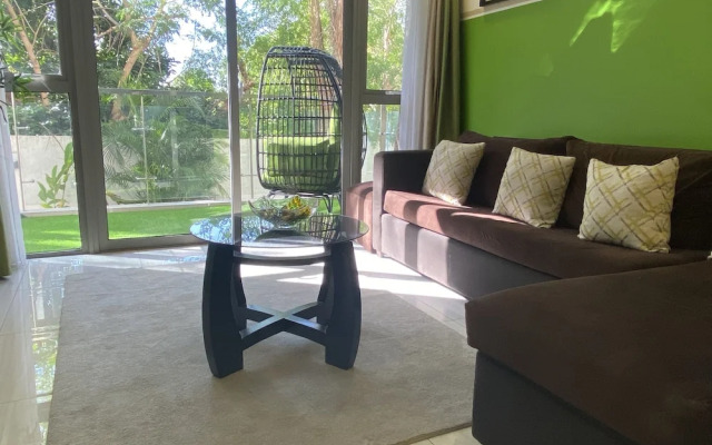 Elegant 1BR Apt with Pool