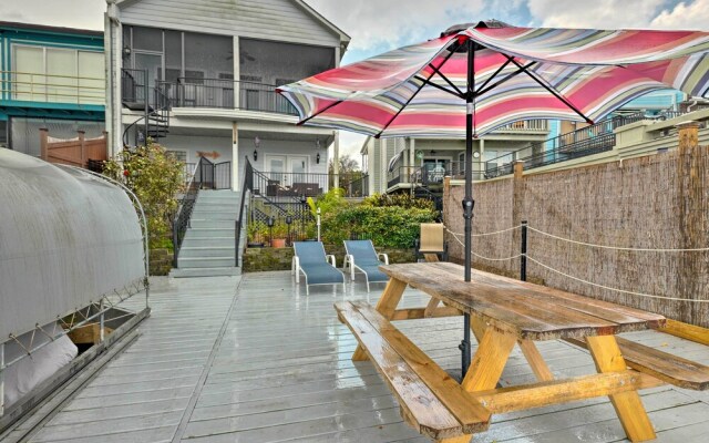 Waterfront Lake Conroe Getaway w/ Multiple Decks!