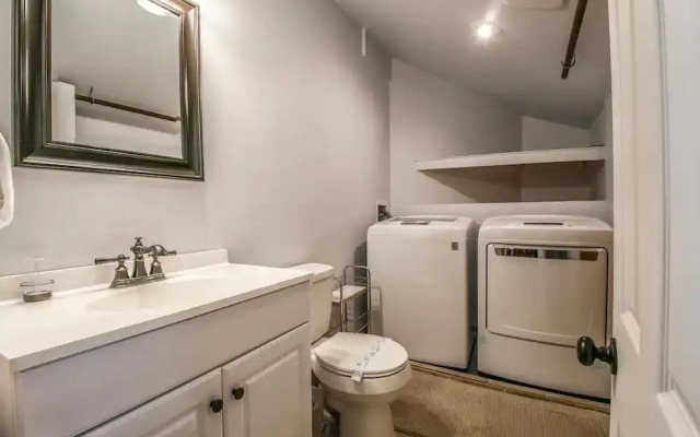 1014 Wild Irishman 2 Bedroom Condo by Redawning