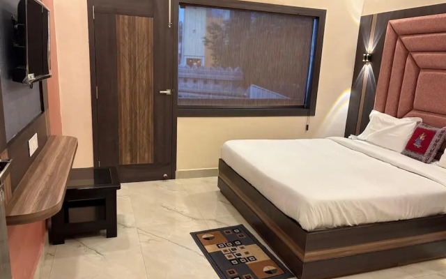 Dm Paying Guest House