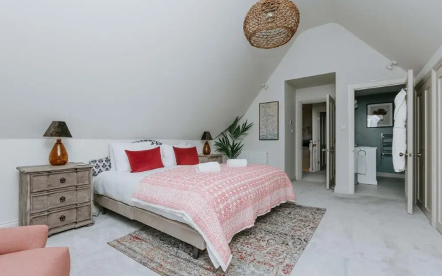 The Dragonfly - Central 2 Bedroom House