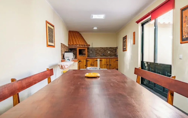 Simões Apartment by HR Madeira