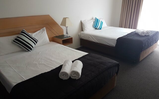 Outrigger Burleigh