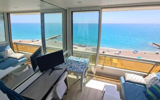 Vue mer panoramique devant la plage au calme!