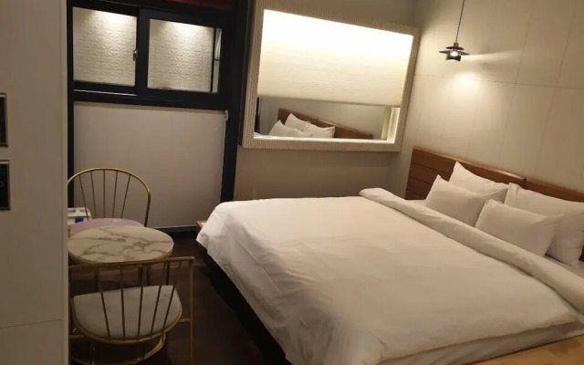 Sinan E.KKLIM Hotel