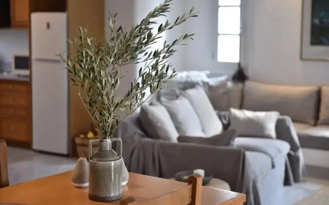 Cycladic home in Kampos by GHH