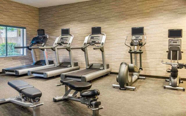 Courtyard By Marriott Danbury