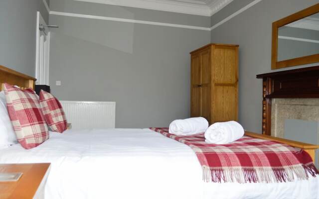 Modern 3 Bedroom Home in Morningside