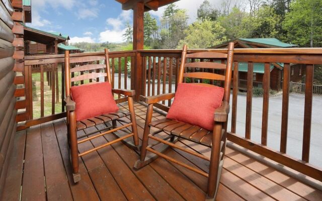 Snow Bear - Two Bedroom Cabin