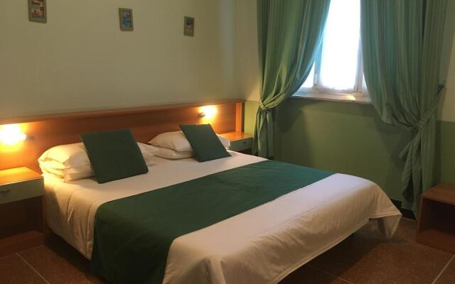 Hotel Glory