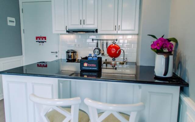 Warm And Simply Studio At Tuscany Residences