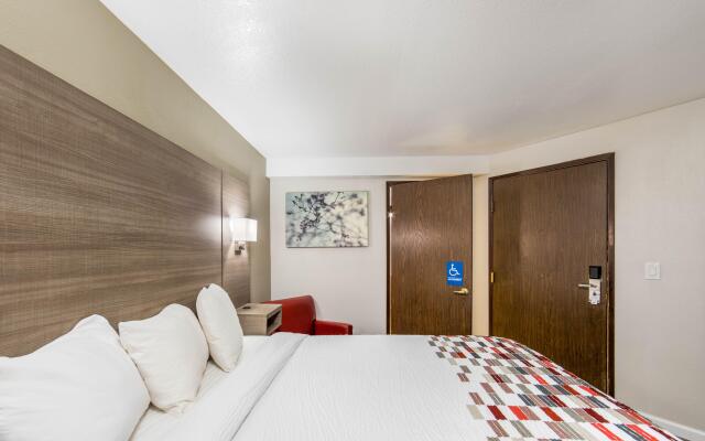 Ramada by Wyndham Medford Airport North
