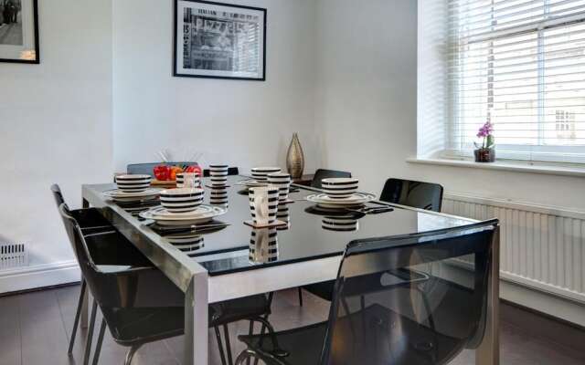 Licatas Apartment Cotswolds Sleeps 6
