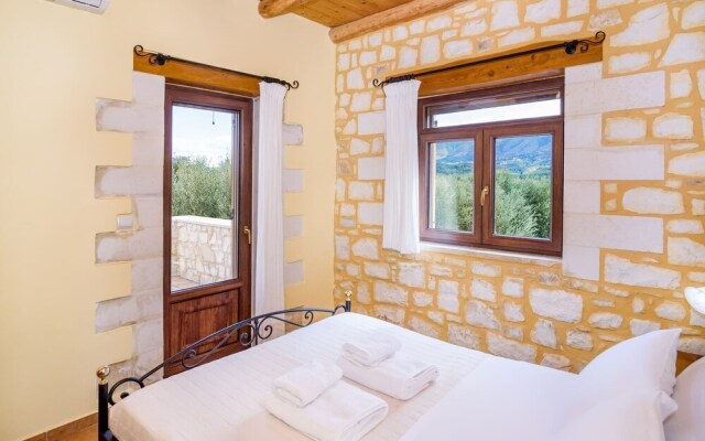 Villa Ostria Near Georgioupolis - 3bd 2ba