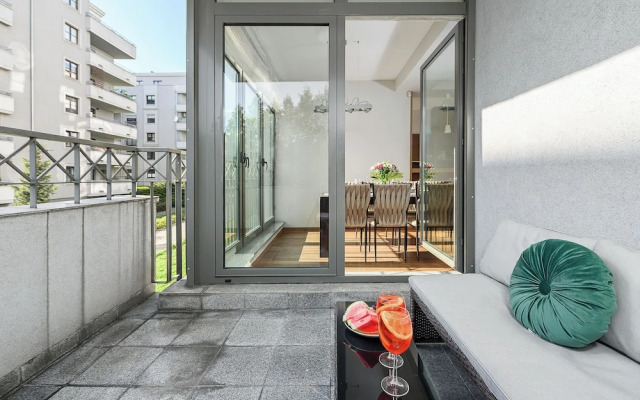 Lumina stylish apartment with parking