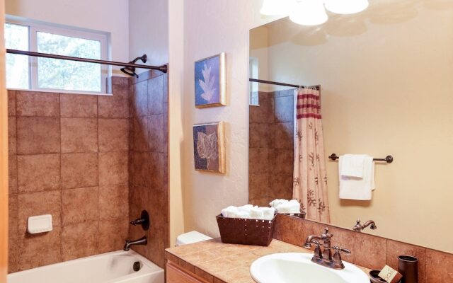 100 Deer Track Court House