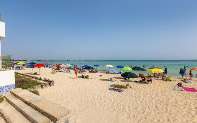 3550 Casa Cleopatra by Barbarhouse