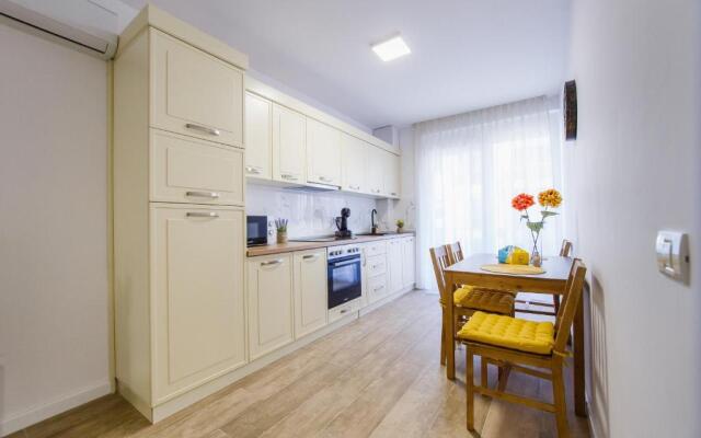 Lovely Home at West Residence