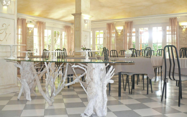 Nefeli Hotel