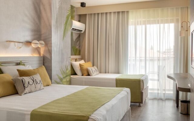 Side Square Hotel