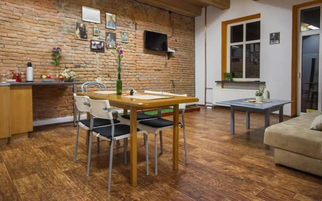 3 Bros' Hostel Cieszyn