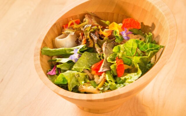 Hotel Indigo Traverse City by IHG