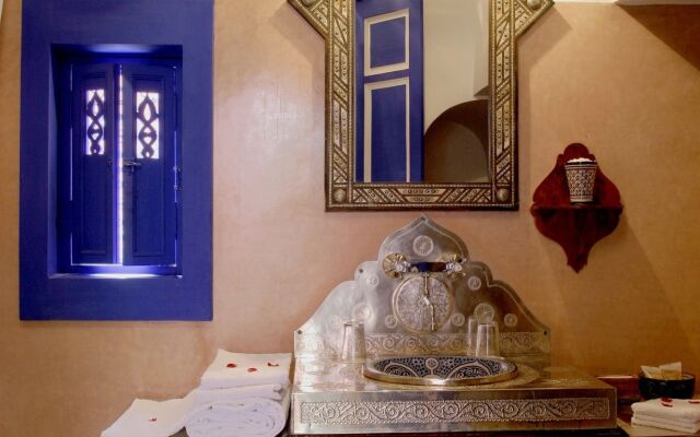 Riad Kaiss by Anika