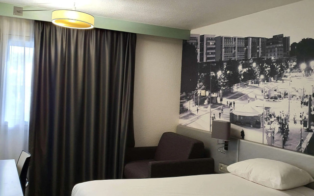 ibis Styles Paris Tolbiac Bibliotheque