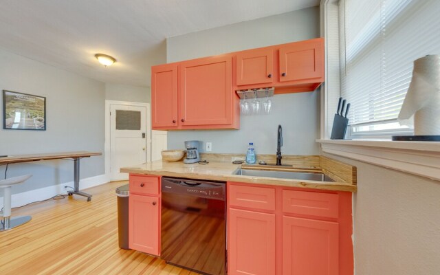 Inviting St Louis Apartment - Great Location!