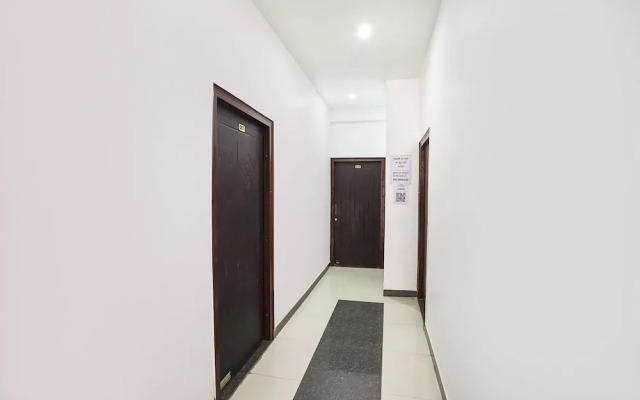 Fabhotel Om Palace