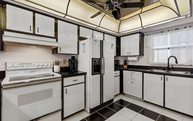 Ocean Terrace Club 601