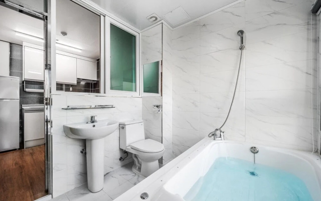 Tongyoung MartisBeach Pension