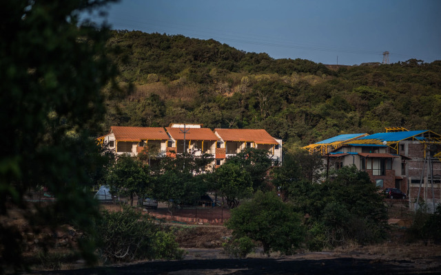 Mastiff Grand La Villae Resort