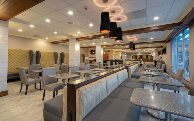 Best Western Premier Airport/Expo Center Hotel