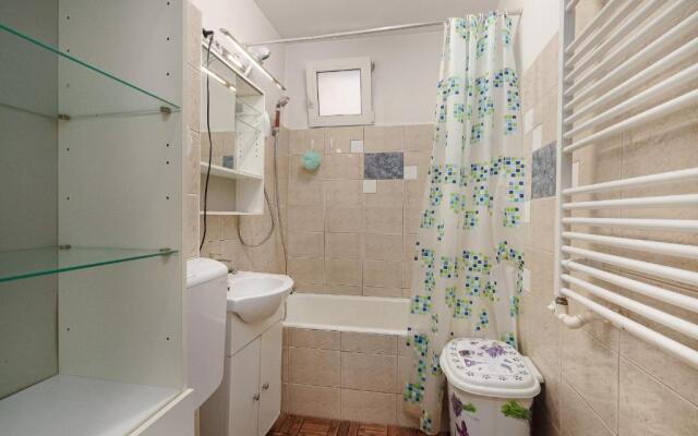 Stone Gate Apartment #2