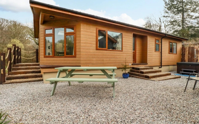 Riverside Lodge