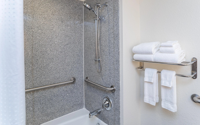 Holiday Inn Hotel & Suites Beaufort at Highway 21 by IHG