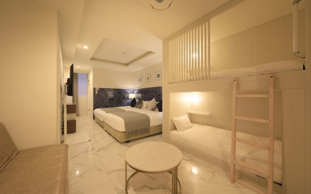 Centurion Hotel Residential Cabin Tower