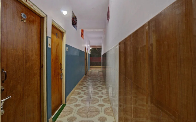 SPOT ON 38681 Sai Palace Lodging & Boarding