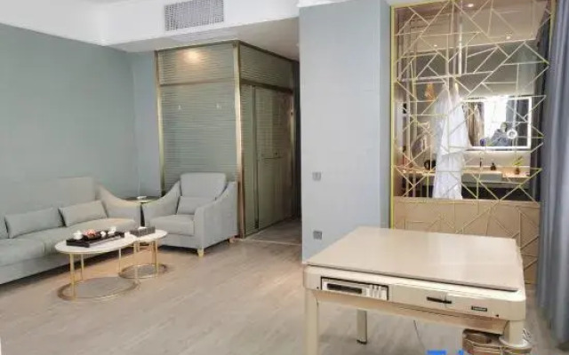 VIP House Hotel (Pinghe store)