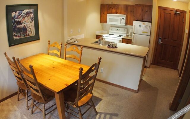 Fireside Lodge by Bear Country