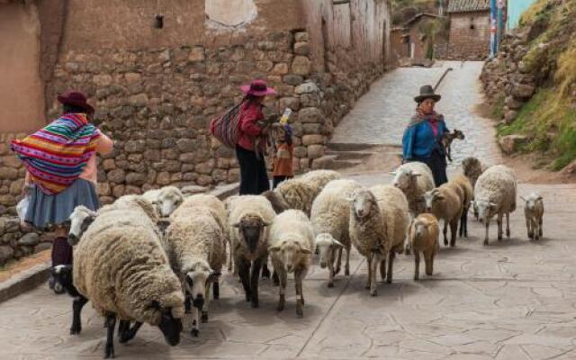 Munay Tika Family House