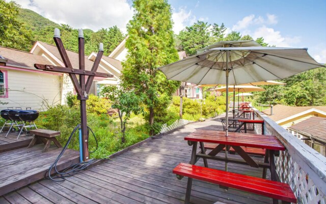 Yangyang Seorak Spa Herbvill Pension