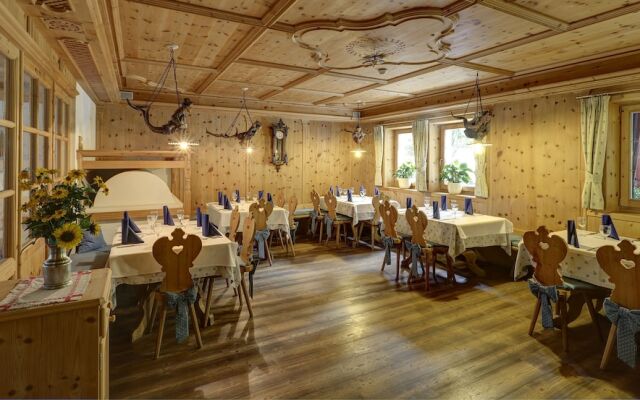 Ahrner Wirt Apartments