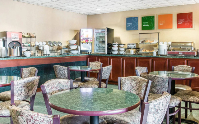 Comfort Inn & Suites Maumee - Toledo (I80-90)