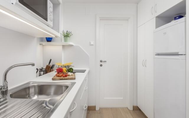 Beautiful Apartment House On The Seaside