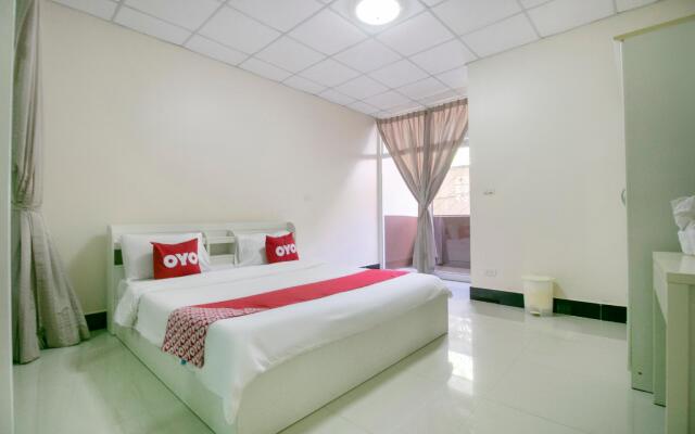 OYO 75390 Sunee Place Hotel