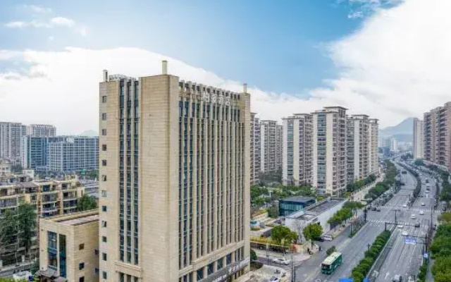Baihao Hotel (Chongxian Shangyi Plaza)