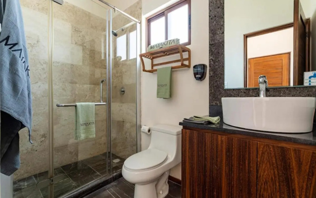 ISLA MUJERES MAYAKITA LUXURY VILLA with ROOFTOP JACUZZI